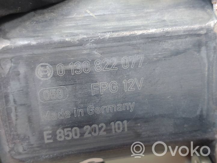 Volkswagen Tiguan Priekinis varikliukas langų pakėlėjo 5Q0959801C