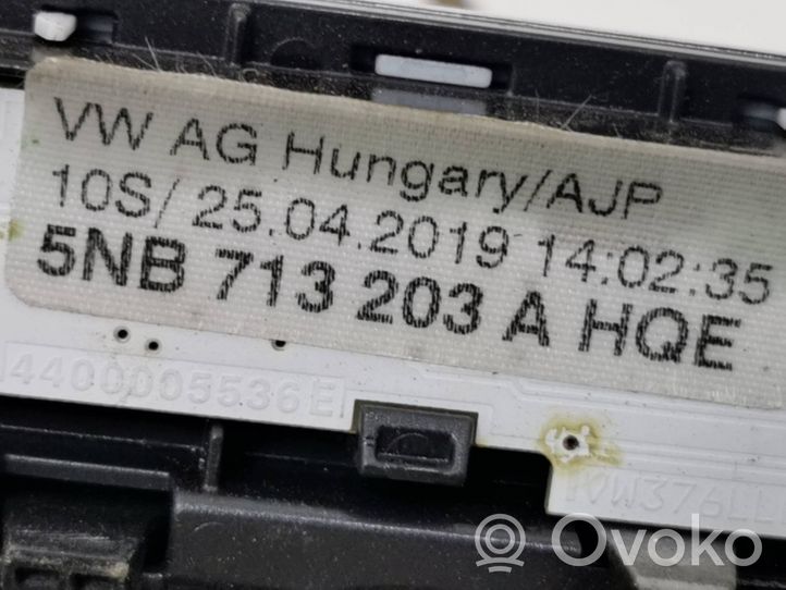 Volkswagen Tiguan Lewarek zmiany biegów / górny 5QB713023J