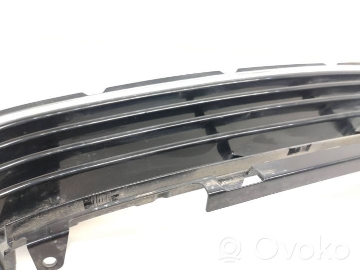 Toyota Auris E180 Front bumper lower grill 5311202670