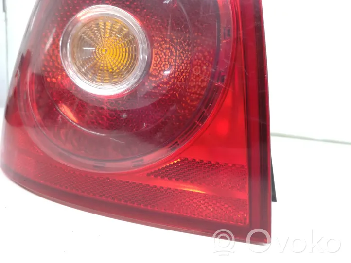 Volkswagen Golf V Lampa tylna 1K6945095Q