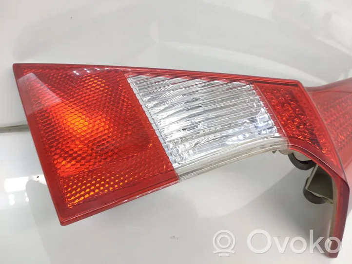 Volvo XC70 Aizmugurējais lukturis virsbūvē 164392