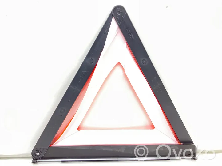 Audi A6 Allroad C6 Emergency warning sign 7L0860251