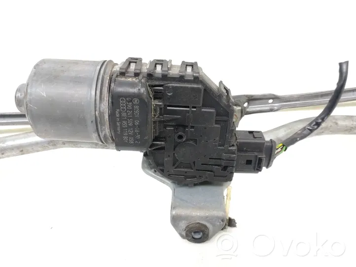 Audi A4 S4 B7 8E 8H Tringlerie et moteur d'essuie-glace avant 8E1955119