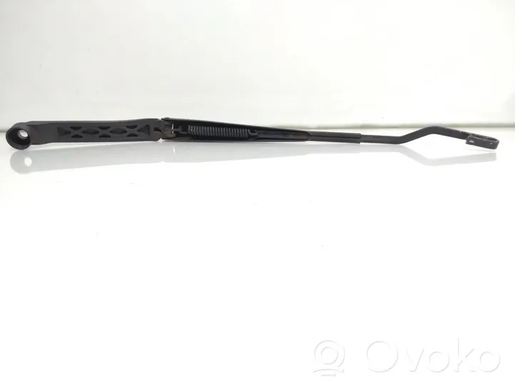 Mitsubishi Grandis Front wiper blade arm 