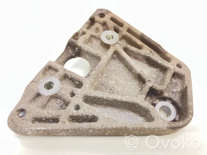 Toyota Aygo AB10 Uchwyt / Mocowanie sprężarki klimatyzacji 884310H010