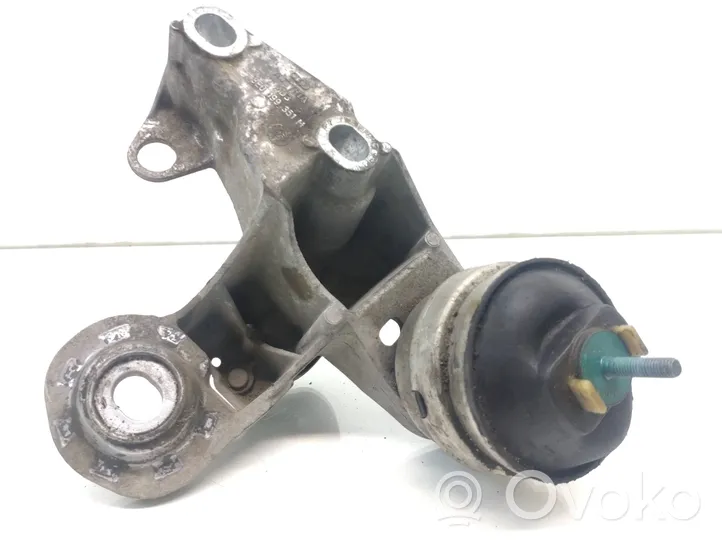 Audi A4 S4 B7 8E 8H Support, suspension du moteur 8E0199351M