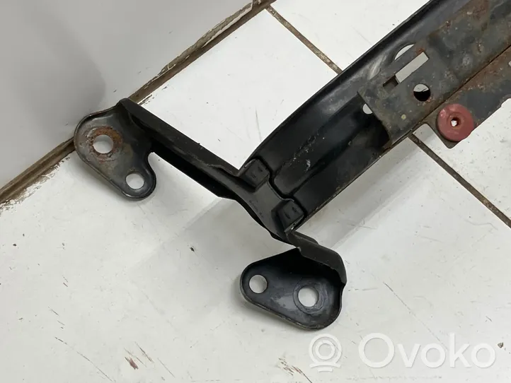 Volvo C30 Traverse inférieur support de radiateur 