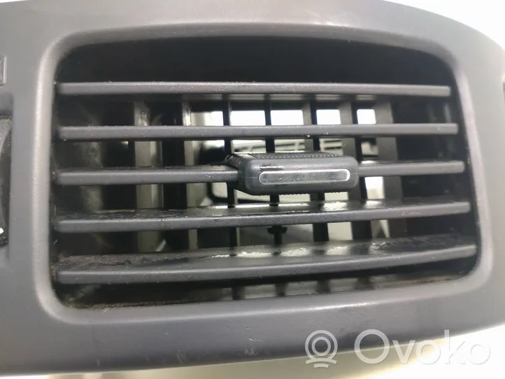 Hyundai i30 Moldura protectora de la rejilla de ventilación lateral del panel 974902H000