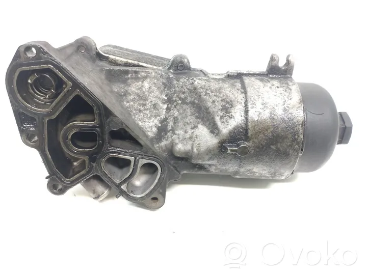 Volvo C30 Oil filter mounting bracket 