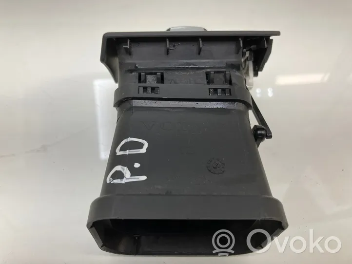 Volvo C30 Griglia di ventilazione centrale cruscotto 39888290