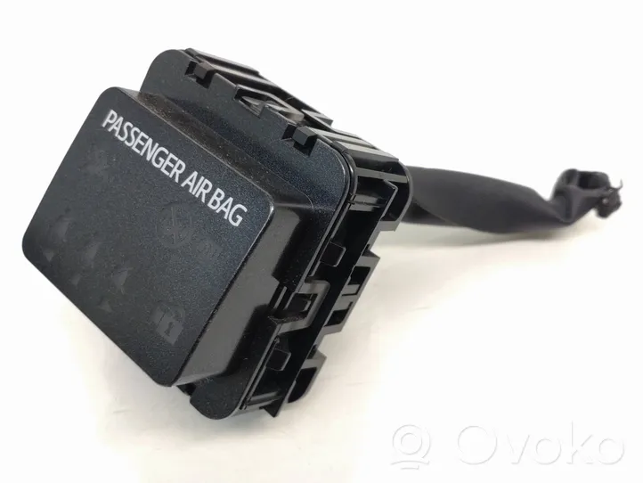 Toyota Auris E180 Seat belt warning relay 489168