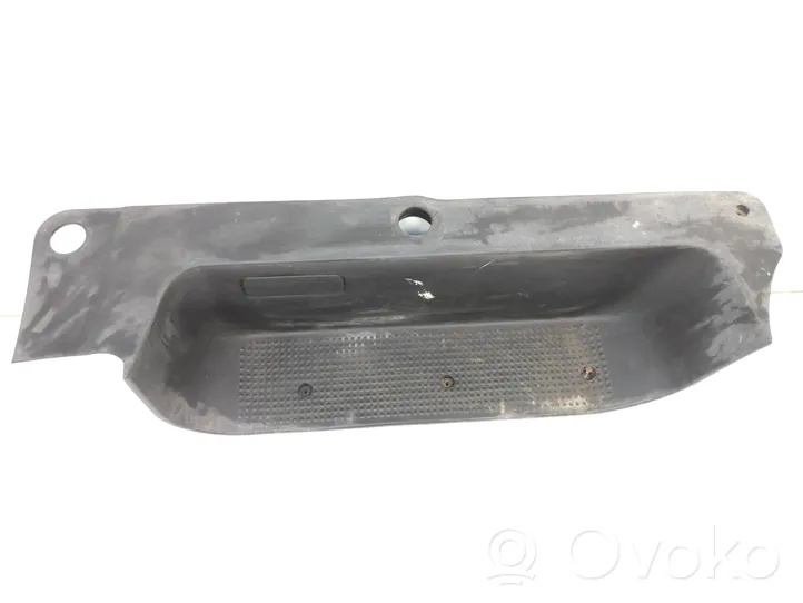 Opel Vivaro Etuoven kynnyksen suojalista 8200041178