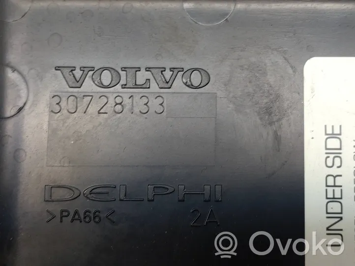 Volvo S60 Skrzynka bezpieczników / Komplet 30797010
