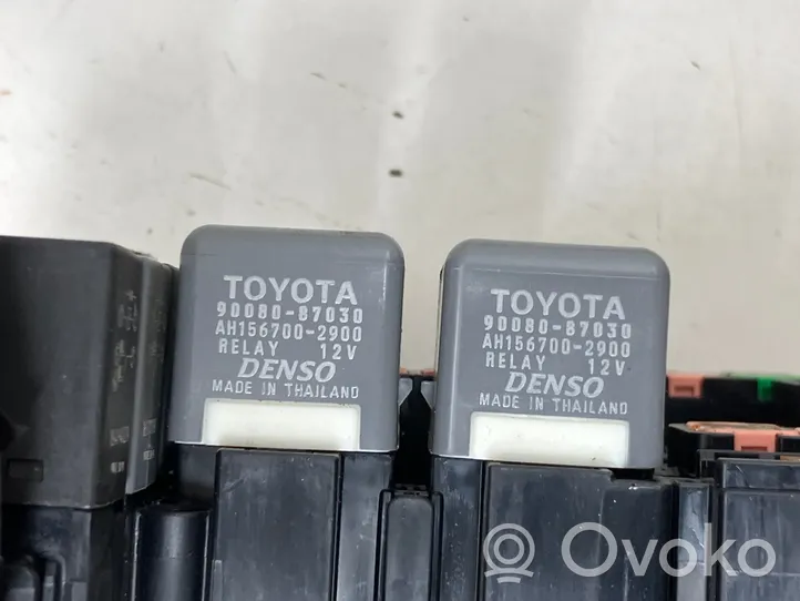 Toyota Auris E180 Set scatola dei fusibili 8264147020