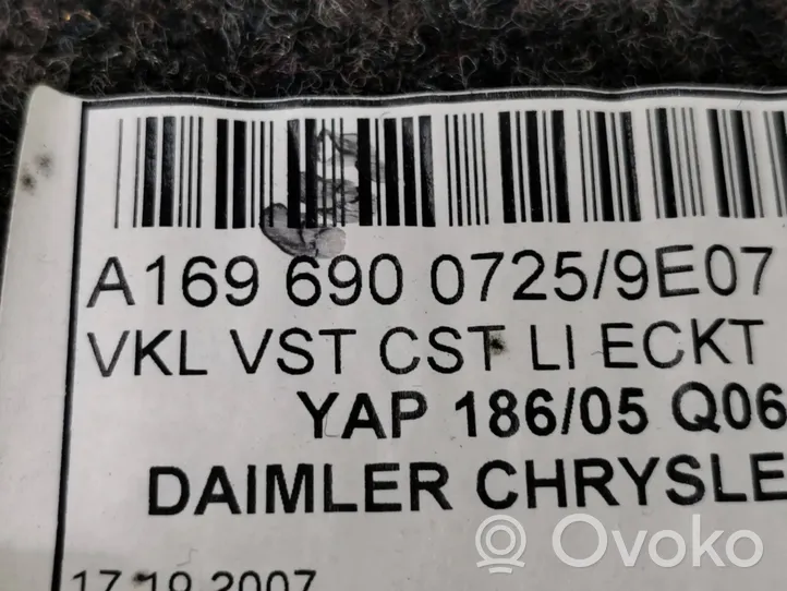 Mercedes-Benz B W245 Untere Seitenverkleidung Kofferraum A1696900725