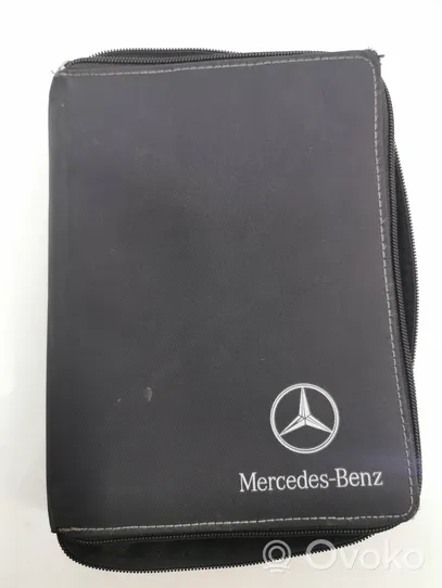 Mercedes-Benz B W245 User manual 