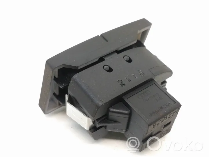 Audi A3 S3 A3 Sportback 8P Central locking switch button 9621075