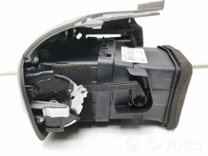 KIA Soul Copertura griglia di ventilazione laterale cruscotto 97490B2000