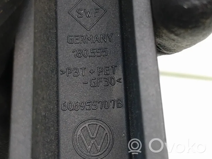 Volkswagen Golf V Takalasinpyyhkimen sulan varsi 6Q6955707B