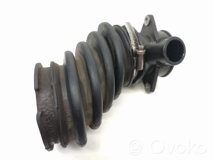 Ford Focus Tube d'admission de tuyau de refroidisseur intermédiaire AV616C784AD