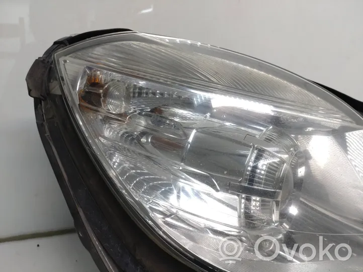 Mercedes-Benz E W212 Faro delantero/faro principal A2128208261