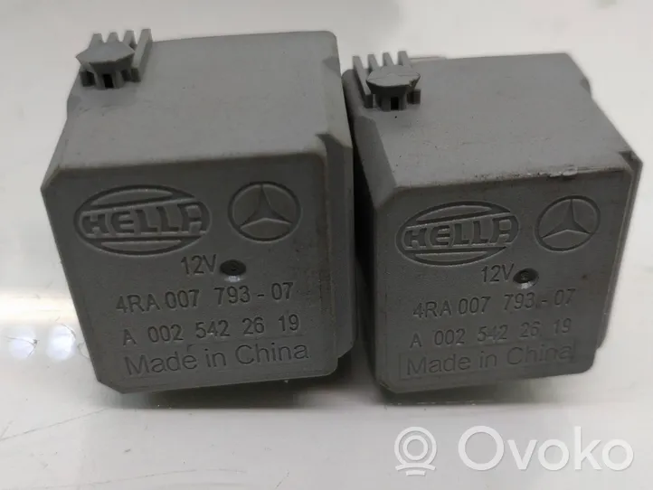 Mercedes-Benz E W212 Module de fusibles 016706581