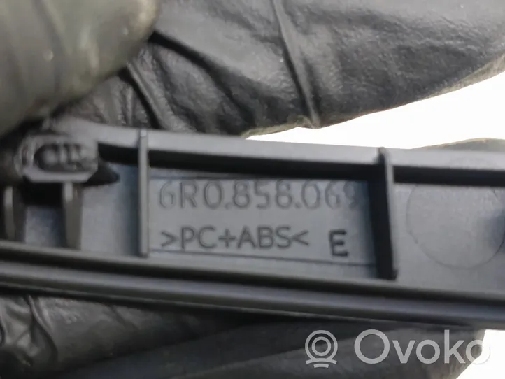 Volkswagen Cross Polo Radion/GPS-laitteen pääyksikön kehys 6R0858069e