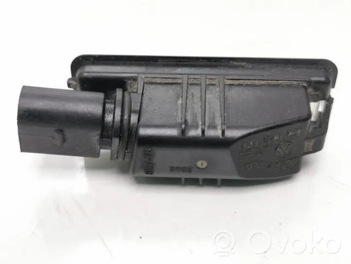 Volkswagen Cross Polo Lampa oświetlenia tylnej tablicy rejestracyjnej 1K8943021