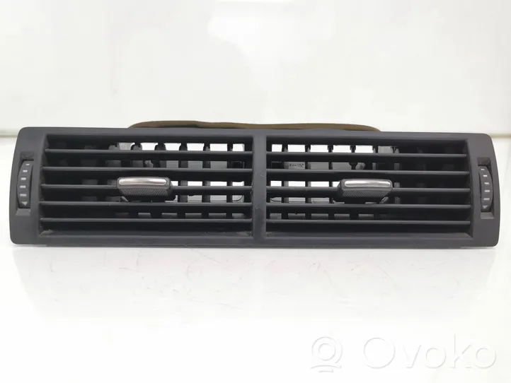 Audi A4 S4 B7 8E 8H Centrālais gaisa ventilācijas režģis 8E0820951H