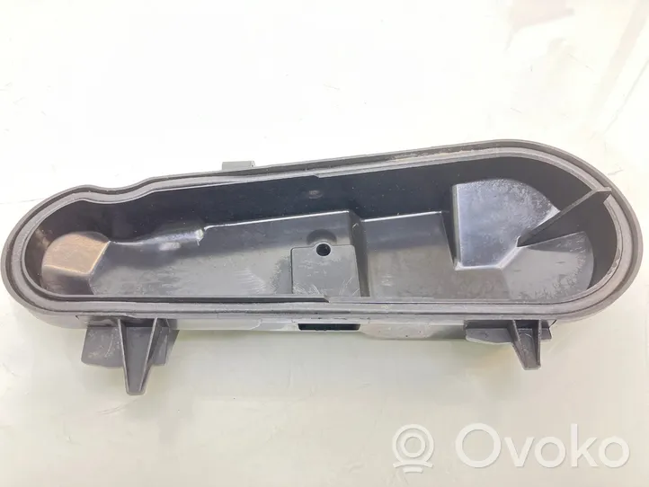 Volkswagen Golf III Osłona żarówki lampy przedniej 13917900