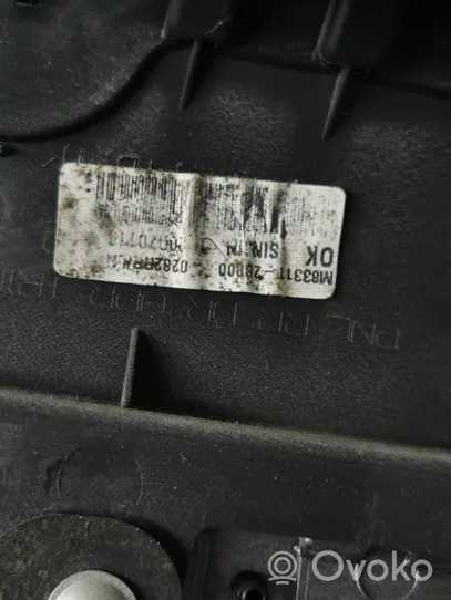 Hyundai Santa Fe Rivestimento del pannello della portiera posteriore 833302b020