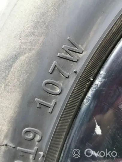BMW X5 E70 Opony zimowe R19 25550R19