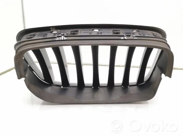 BMW X5 E70 Grille calandre supérieure de pare-chocs avant 7171395