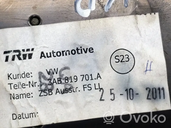 Volkswagen PASSAT B7 Kojelaudan sivutuuletussuuttimen kehys 3AB819701A