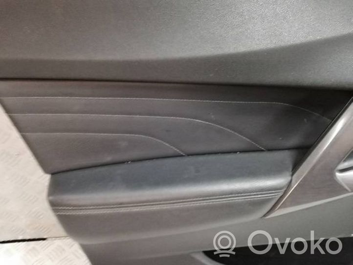 Citroen DS5 Kupejas aizmugures sānu apdares panelis 98009119ZD