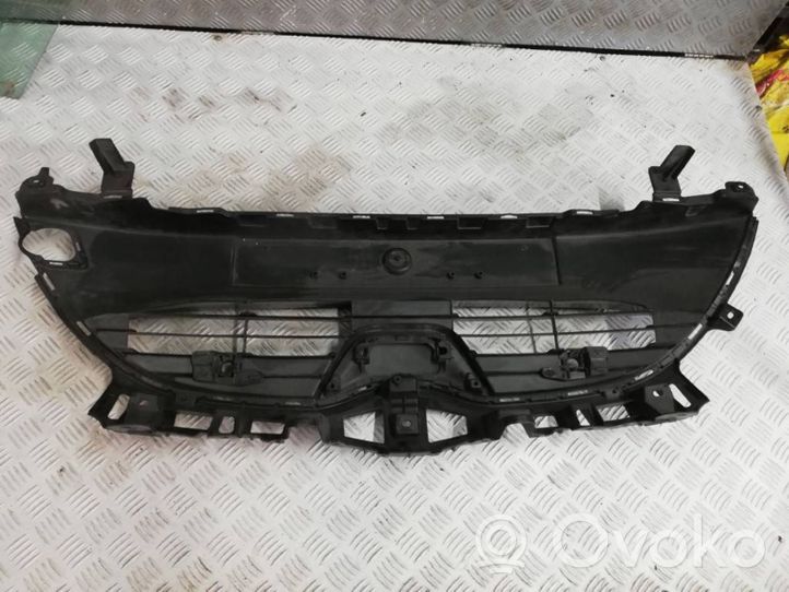 Toyota Yaris XP210 Griglia superiore del radiatore paraurti anteriore 53101K0010