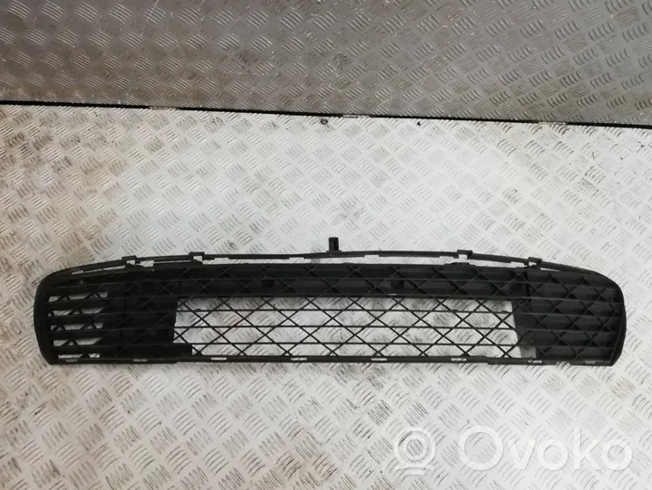 Citroen C4 Grand Picasso Etupuskurin alempi jäähdytinsäleikkö 9687926077