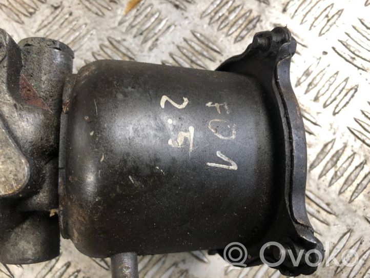 Subaru Forester SF Ohjaustehostimen pumppu 47801004