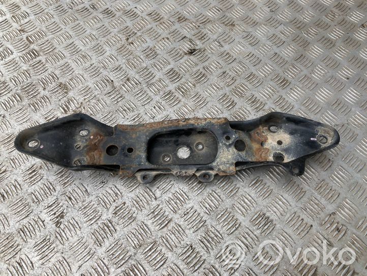 Subaru Outback (BS) Support de boîte de vitesses 