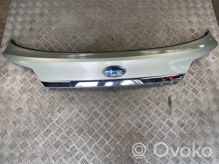 Subaru Outback Takaluukun rekisterikilven valon palkki 91112AJ050