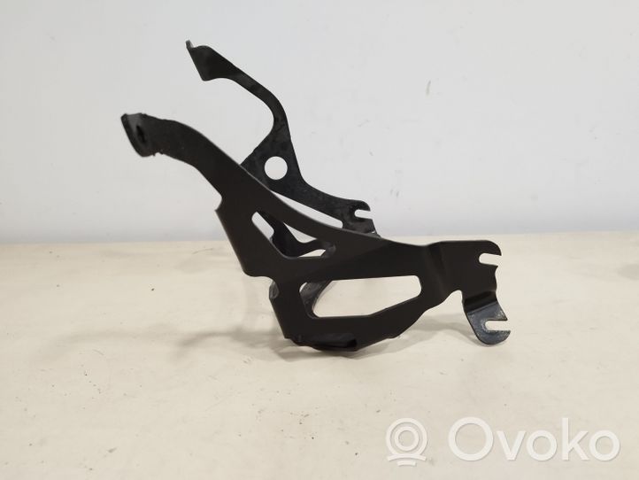 Porsche Cayenne (92A) Support de pompe de direction assistée 7P0423380