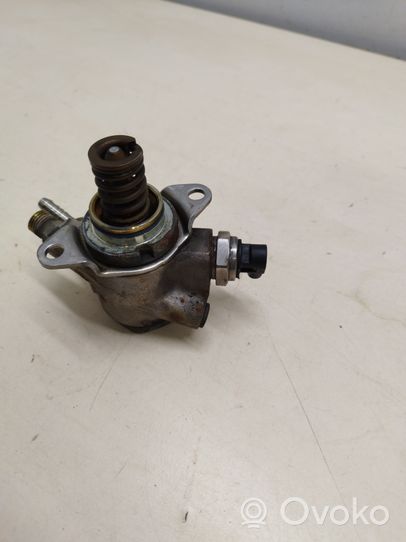 Volkswagen Touareg II Pompe d'injection de carburant à haute pression 07L127026Q