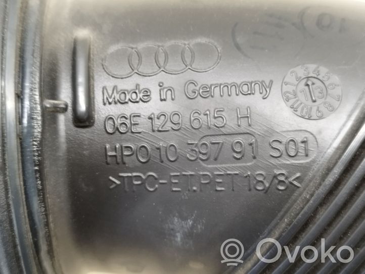 Audi A6 C7 Część rury dolotu powietrza 06E129615H