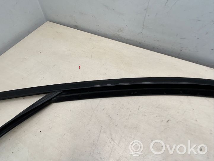 Porsche Cayenne (92A) Rivestimento modanatura del vetro della portiera anteriore 7P0837431H