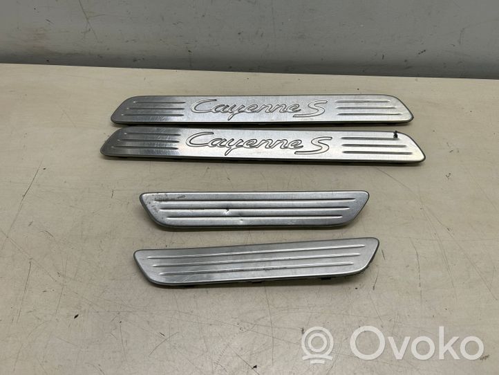 Porsche Cayenne (92A) Set di rifiniture davanzale (interno) 23890010