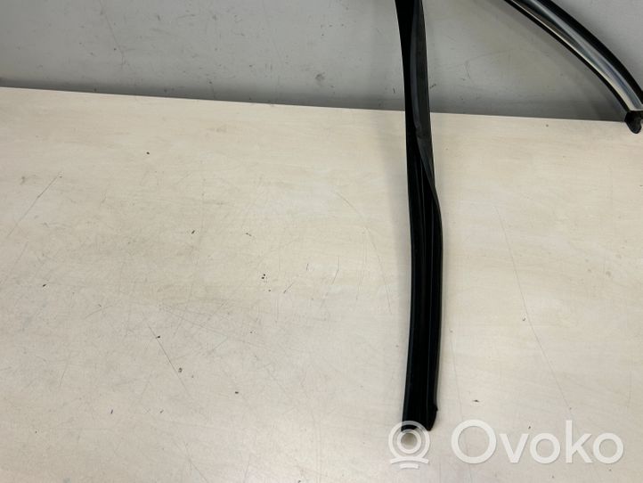 Porsche Cayenne (92A) Rivestimento modanatura del vetro della portiera anteriore 7P0837432H