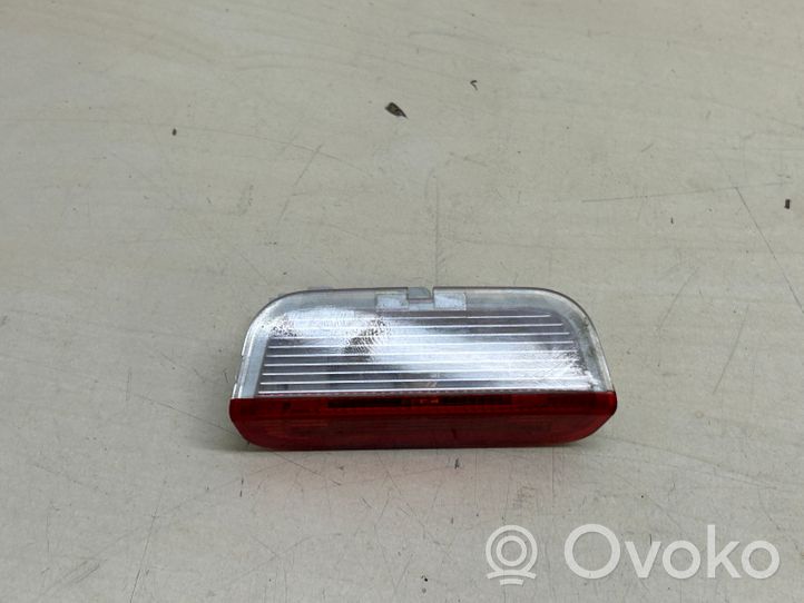 Porsche Cayenne (92A) Luce interna per portiera anteriore 1K0947411C