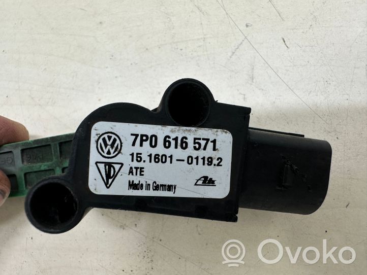 Volkswagen Touareg II Sensore di livello altezza posteriore sospensioni pneumatiche 7P0616571