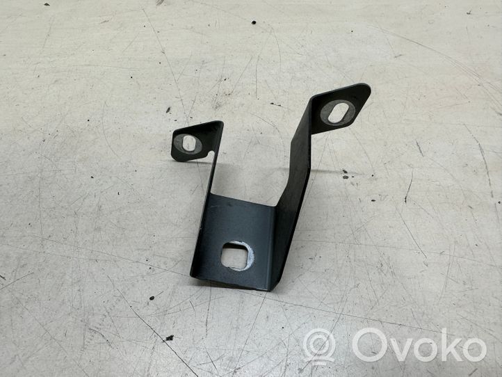 Porsche Cayenne (92A) Supporto di montaggio del parafango 7P5821161