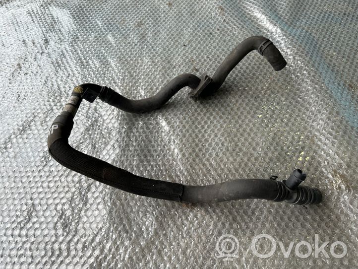 Porsche Cayenne (92A) Tubo flessibile del liquido di raffreddamento del motore 7P0121070AA